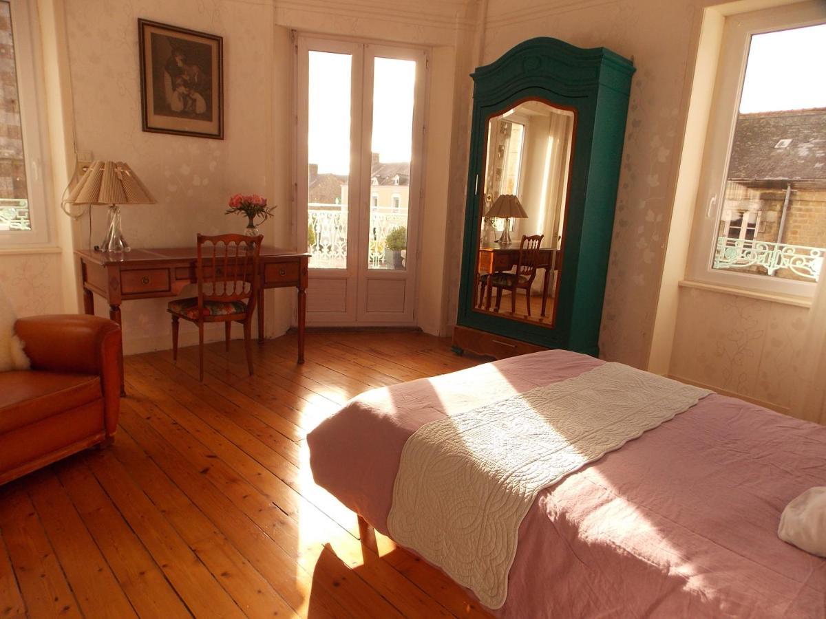 La Vie De Chateau En Toute Amitie Et Simplicite Montaudin Exteriör bild